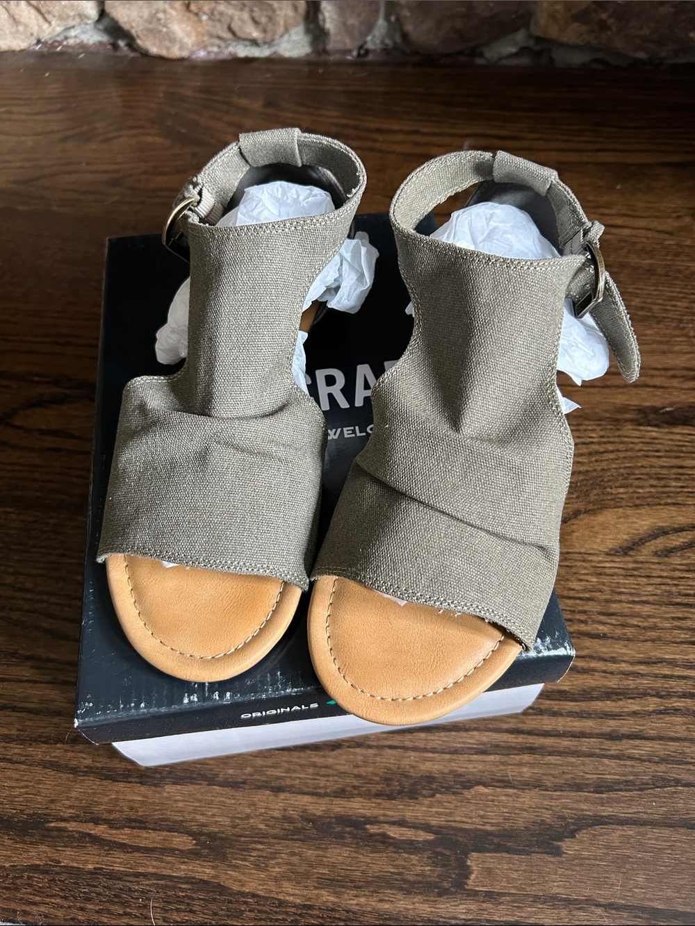 True Craft Olive Canvas Camella Sandals
